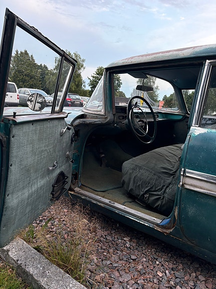 Chevrolet Biscayne 6 of 9