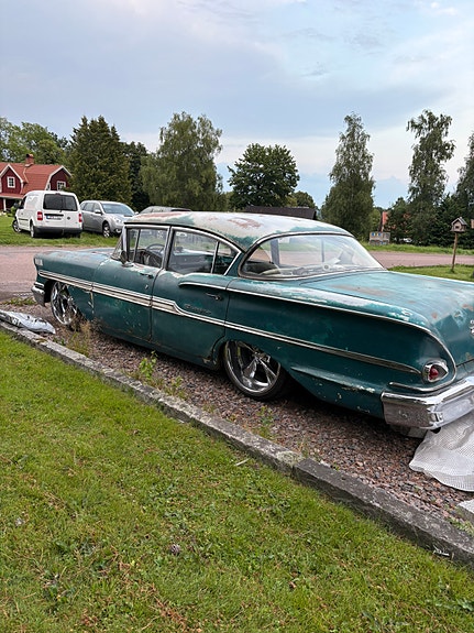 Chevrolet Biscayne 2 of 9