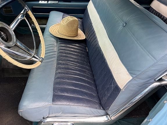 Lincoln Continental 15 of 25