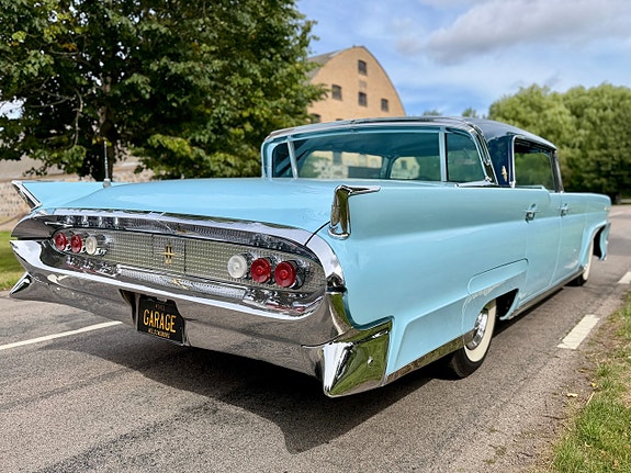 Lincoln Continental 5 of 5