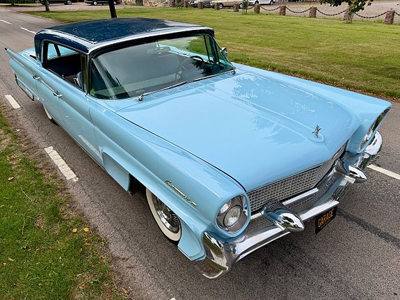Lincoln Continental 9 of 25