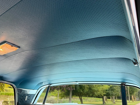 Lincoln Continental 17 of 25