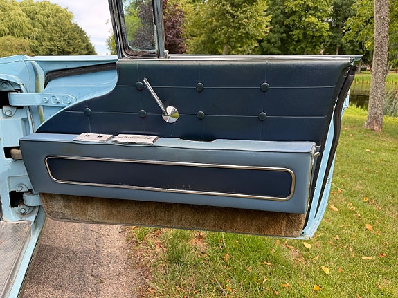Lincoln Continental 22 of 25