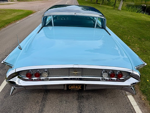 Lincoln Continental 13 of 25