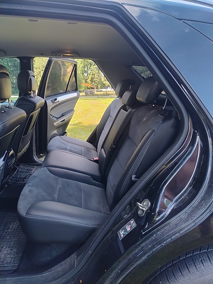 Mercedes-Benz ML320 8 of 9