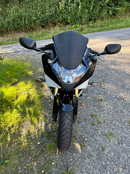 Honda CBR600F 2 of 5