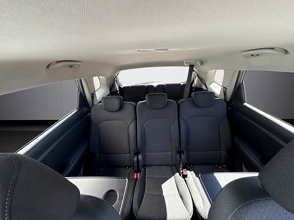 Kia Carens 3 of 23