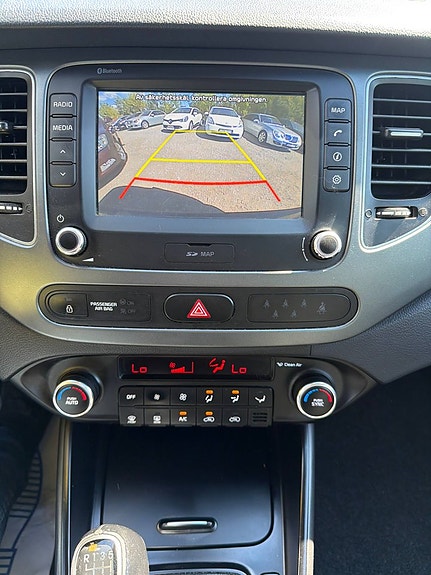 Kia Carens 18 of 23