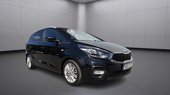 Kia Carens 8 of 23