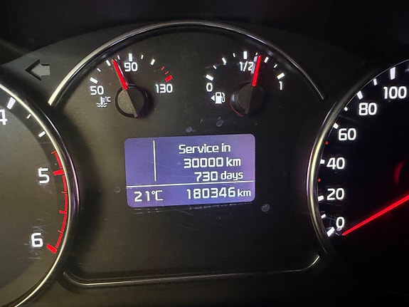 Kia Carens 20 of 23