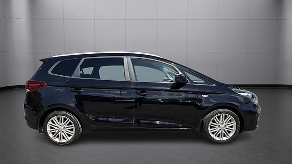 Kia Carens 2 of 23