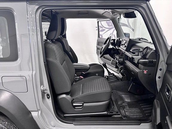 Suzuki Jimny 6 of 14