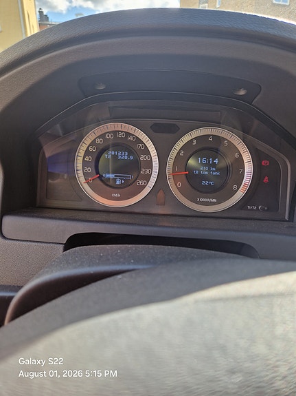 Volvo V70 8 of 10