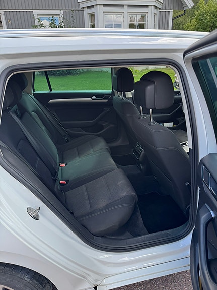 Volkswagen Passat 8 of 10