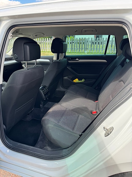 Volkswagen Passat 9 of 10
