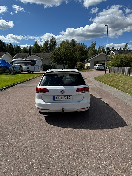 Volkswagen Passat 4 of 10