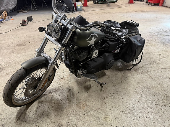Harley-Davidson Street Bob 2 of 3