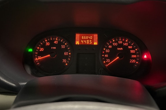 Renault Clio 8 of 15