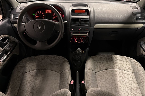 Renault Clio 15 of 15