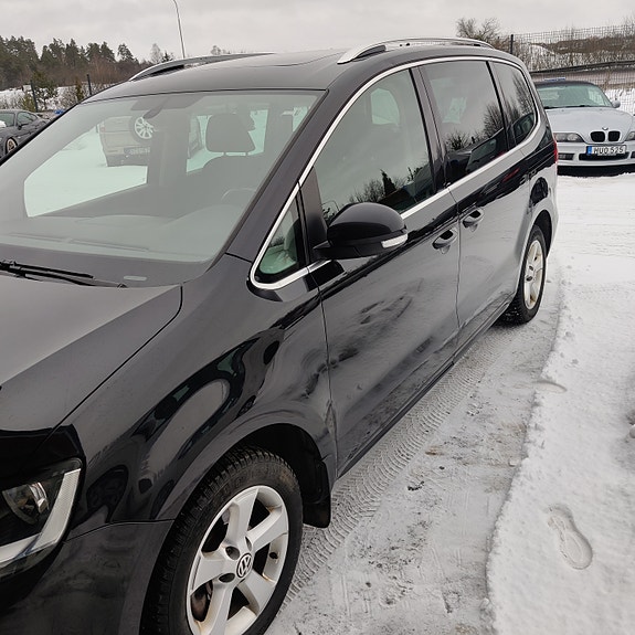 Volkswagen Sharan 3 of 9