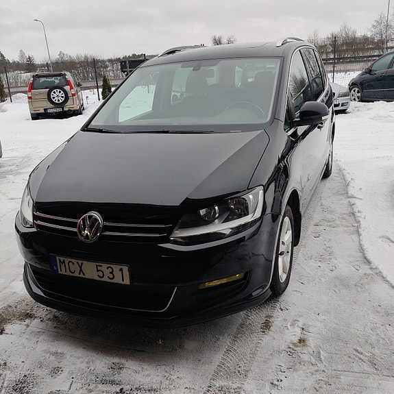Volkswagen Sharan 2 of 9