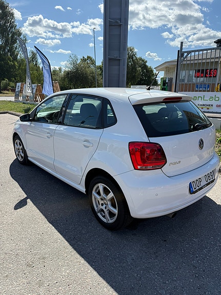 Volkswagen Polo 2 of 8