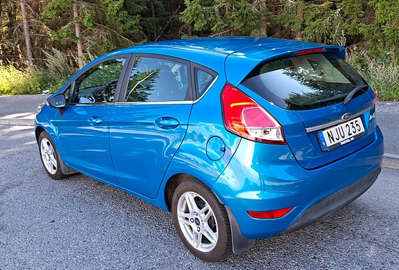 Ford Fiesta 8 of 13