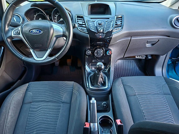 Ford Fiesta 10 of 13
