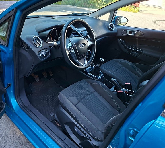 Ford Fiesta 11 of 13