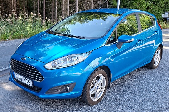 Ford Fiesta 2 of 13
