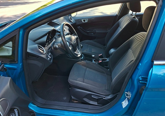 Ford Fiesta 12 of 13