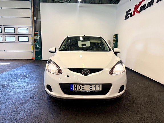 Mazda 2 7 of 16