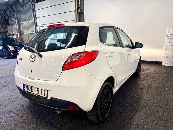 Mazda 2 5 of 16