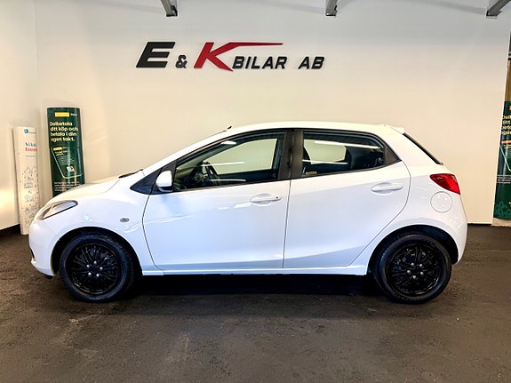 Mazda 2 3 of 16