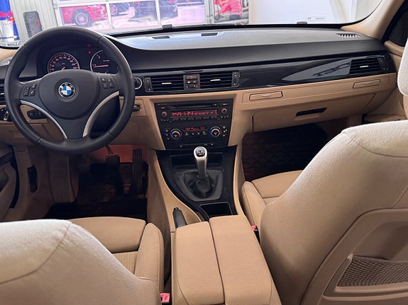 BMW 320d 18 of 23