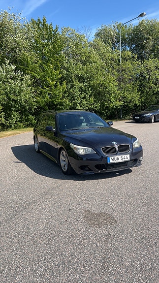 BMW 525i 4 of 7