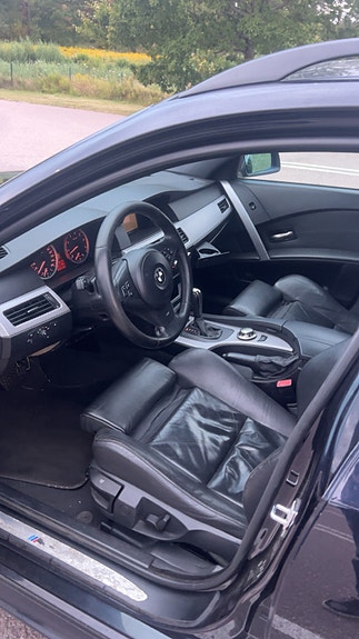 BMW 525i 5 of 6