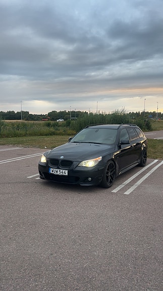 BMW 525i 3 of 6