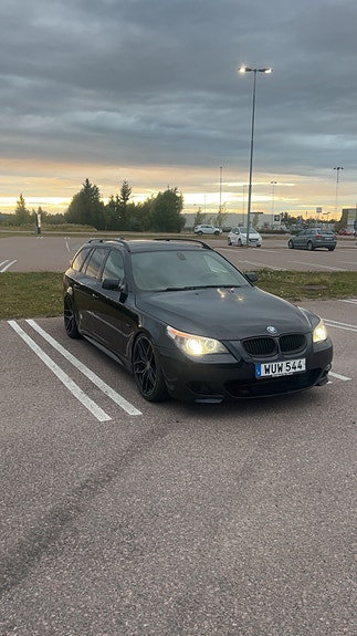 BMW 525i 4 of 6