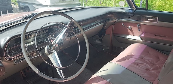 Cadillac Coupé DeVille 4 of 6