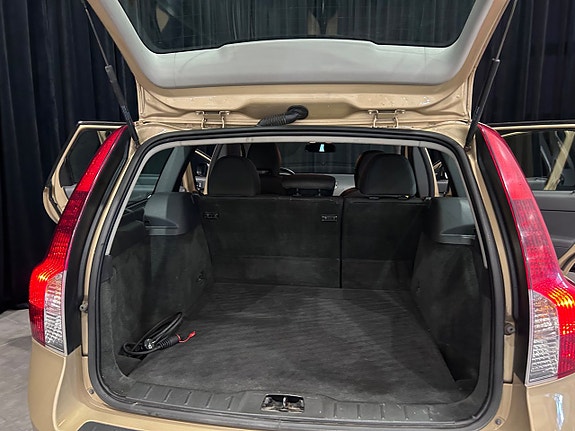 Volvo V50 8 of 13