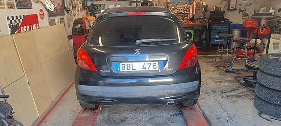 Peugeot 207 2 of 3