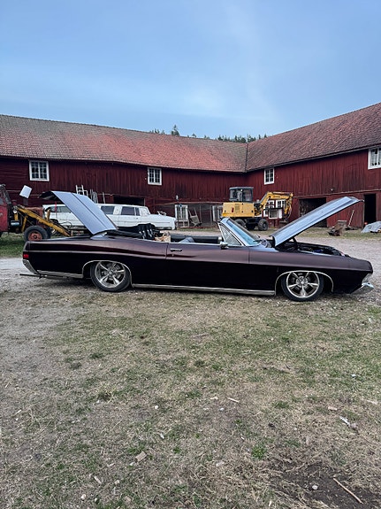 Ford Galaxie 5 of 17