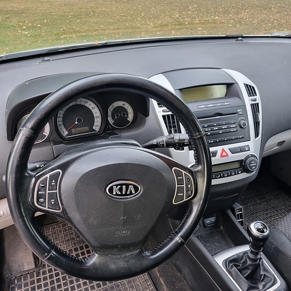 Kia Ceed 4 of 4
