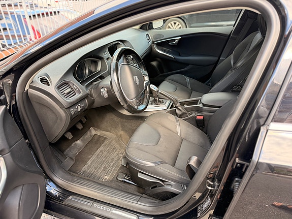 Volvo V40 7 of 12