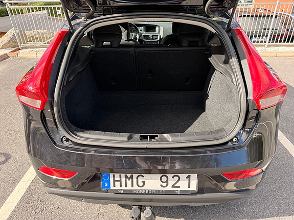 Volvo V40 9 of 12
