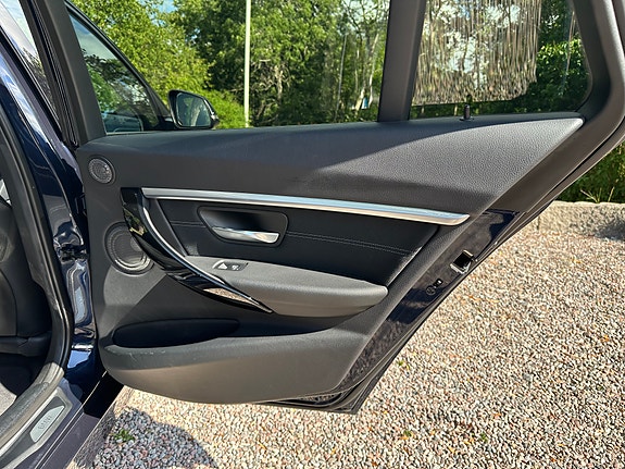 BMW 330d 15 of 18
