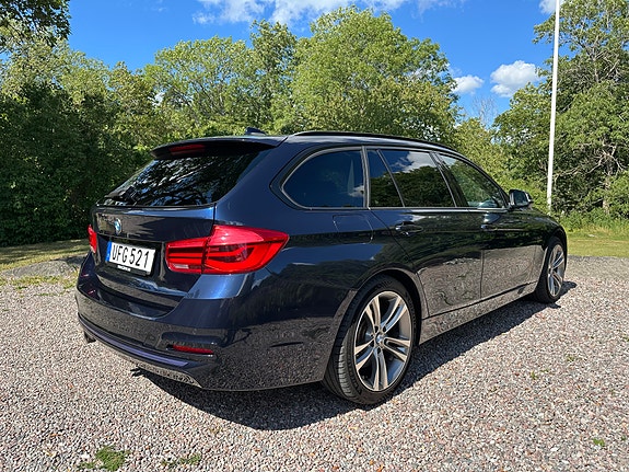 BMW 330d 3 of 18