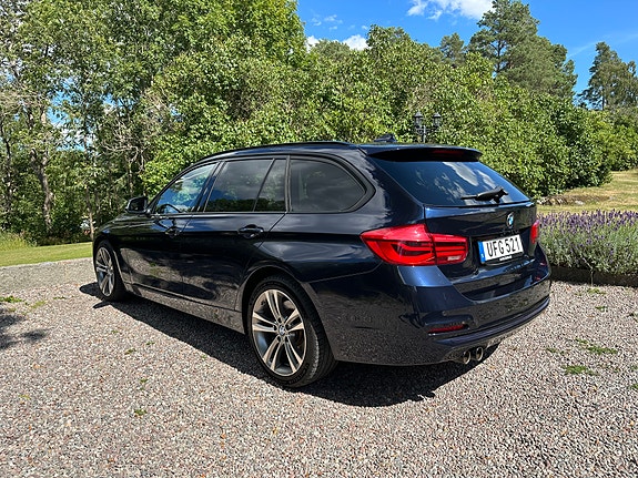 BMW 330d 4 of 18