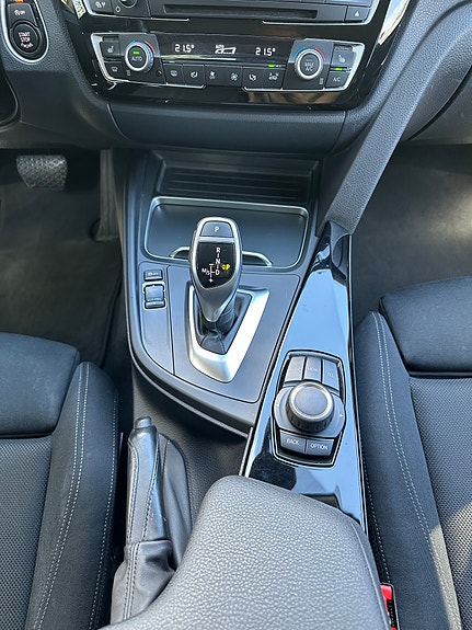 BMW 330d 11 of 18